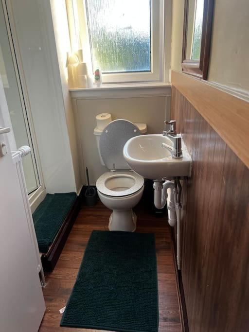One Bedroom Apartment In Gorgie With New Central Heating System Единбург Екстериор снимка