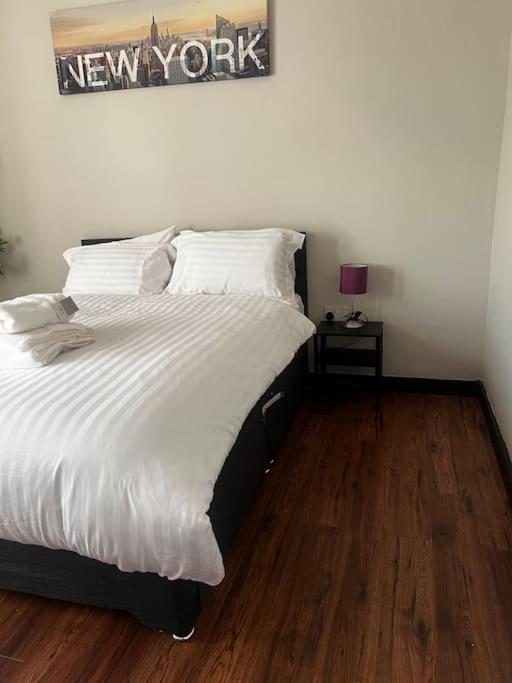 One Bedroom Apartment In Gorgie With New Central Heating System Единбург Екстериор снимка